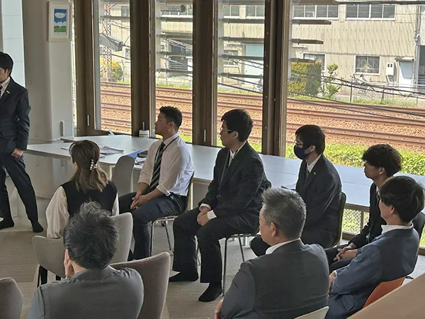 待機中の先輩