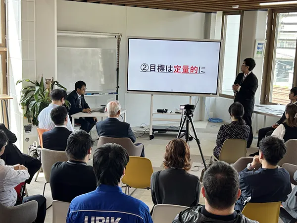 先輩のプレゼン-1